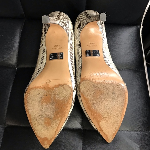 Michael Kors snakeskin stilettos point toe preowned excellent Condition 39.5/8.5 - Picture 4 of 9